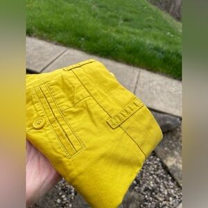 J. Crew Women’s Cotton Chino Broken-In Shorts 3” Inseam Mustard/Yellow Size 4